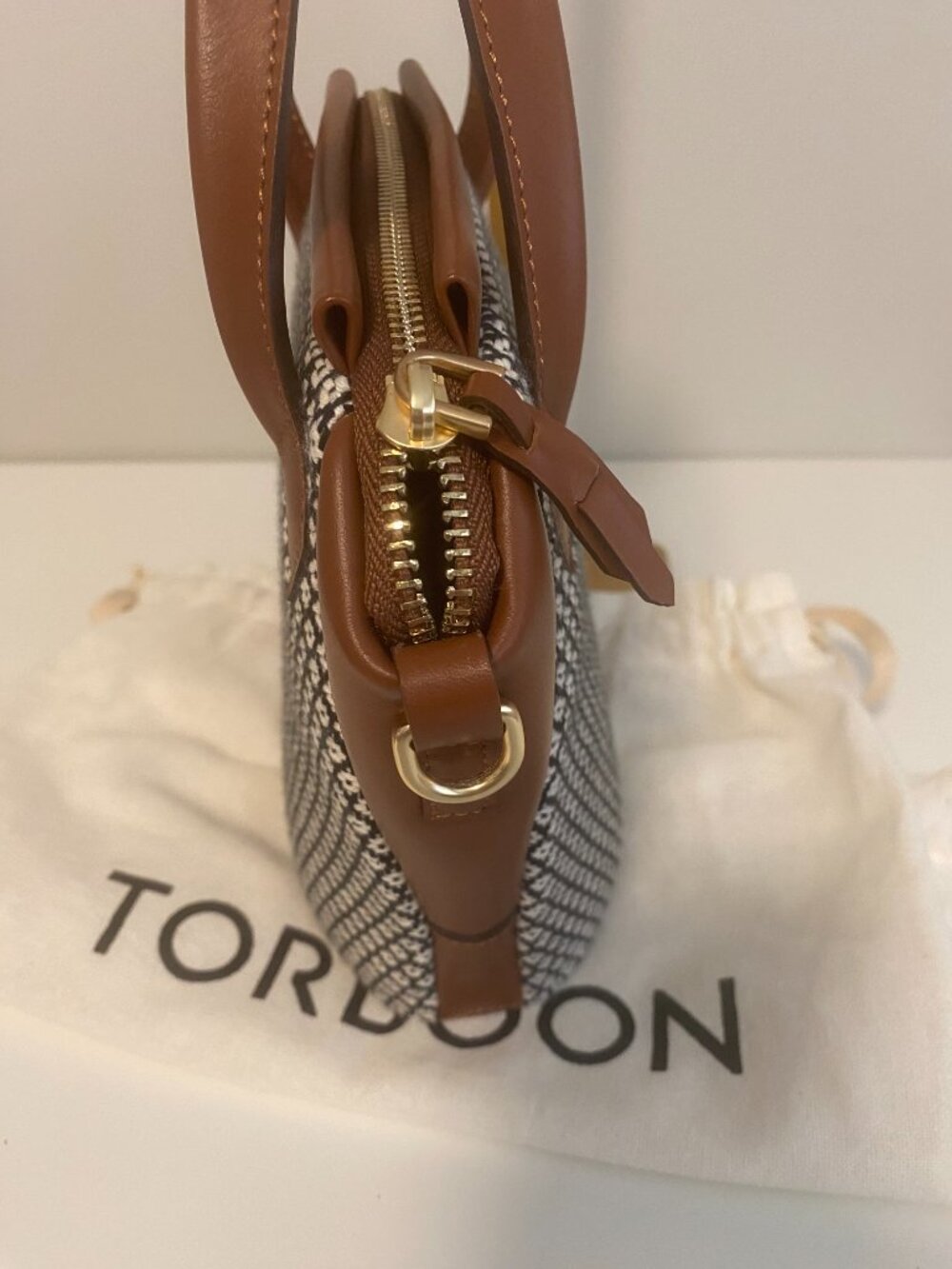 NWT Chicago Mini—Align / Salt & Pepper with Brown Leather by Toorbon - Picture 6 of 15